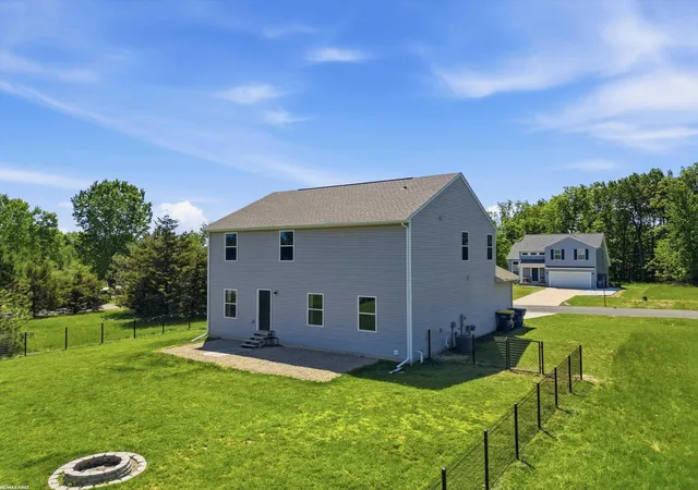 Homes for sale in Corunna City Shiawassee, MI | 676 Woodvalley Dr, Corunna City Shiawassee, MI 48817 | MLS# 58050210355