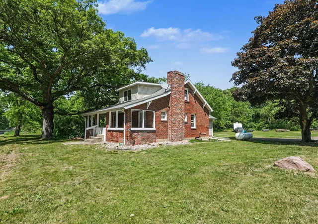 Photo 3 of Single family home for sale at 6375 Benton Rd, Jackson, MI 49201 | MLS# 55026027468 | Listing updated on 2026-06-16