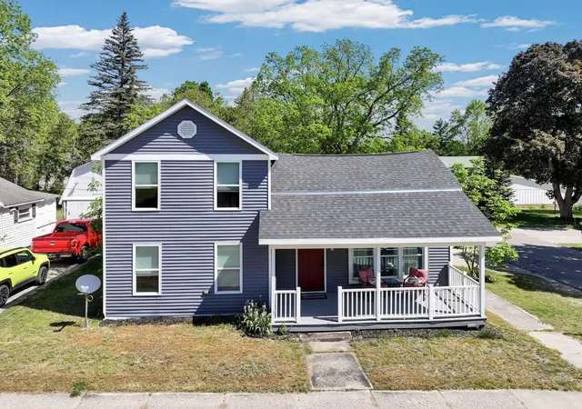 Photo 2 of Single family home for sale at 502 W Main St, Manton, MI 49663 | MLS# 78080069301 | Listing updated on 2026-06-08