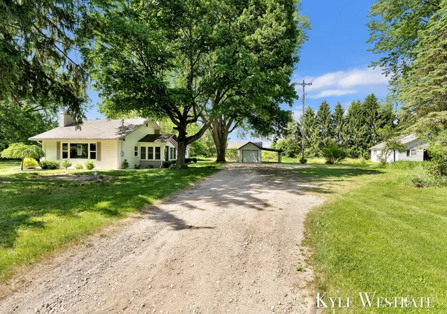 2nd image of 10019 10 Mile Rd Ne, Rockford, MI 49341 | MLS# 65026027484