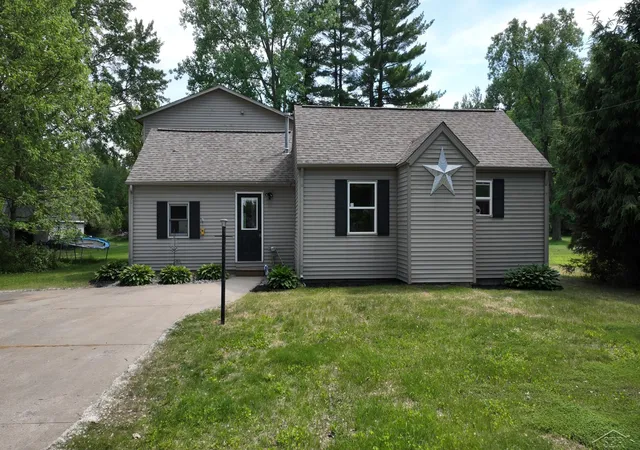 Photo 2 of Single family home for sale at 22359 Gratiot Rd, Merrill, MI 48637 | MLS# 61050210364 | Listing updated on 2026-09-24