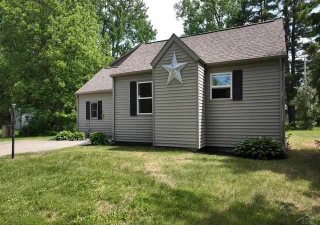 Photo 3 of Single family home for sale at 22359 Gratiot Rd, Merrill, MI 48637 | MLS# 61050210364 | Listing updated on 2026-09-24
