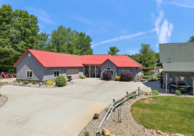 2nd image of 8662 W Edgewood Rd, Mears, MI 49436 | MLS# 67026027499