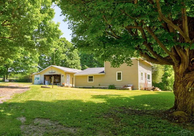 Homes for sale in Marathon Township Lapeer, MI | 5400 Sister Lake Rd, Marathon Township Lapeer, MI 48421 | MLS# 61050210370