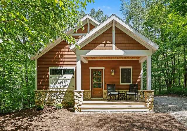 2nd image of 3411 Lake Chapin Dr, Berrien Springs, MI 49103 | MLS# 69026027512