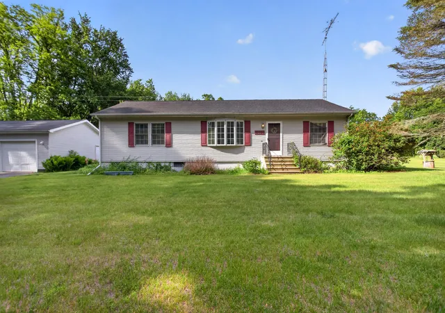 Photo 1 of Single family home for sale at 3635 Hart Rd, Jackson, MI 49201 | MLS# 55026027518 | Listing updated on 2026-06-09