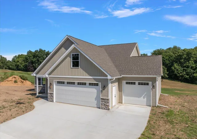 3rd image of 237 Markus Glen Dr, Plainwell, MI 49080 | MLS# 66026027521