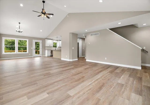 5th image of 237 Markus Glen Dr, Plainwell, MI 49080 | MLS# 66026027521