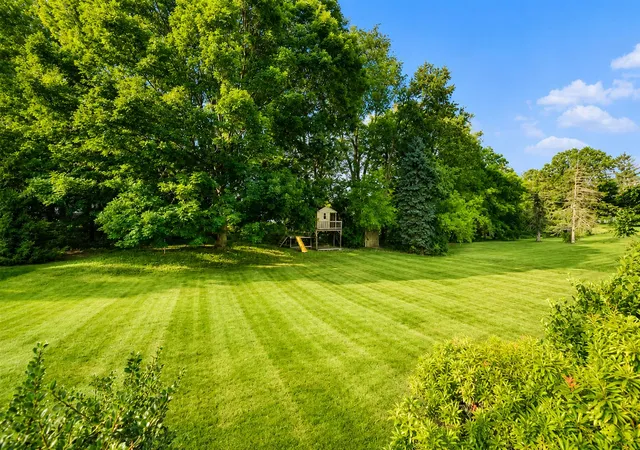 3rd image of 3302 Northview Dr, Kalamazoo, MI 49004 | MLS# 66026027528