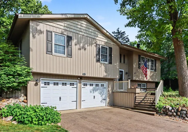 2nd image of 8275 Valleywood Ln, Portage, MI 49024 | MLS# 66026027530