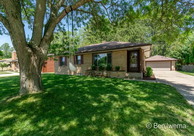 Photo 1 of Sale Pending at 1010 Barber Ter Nw, Grand Rapids, MI 49504 | MLS# 65026027538 | Listing updated on 2026-06-09