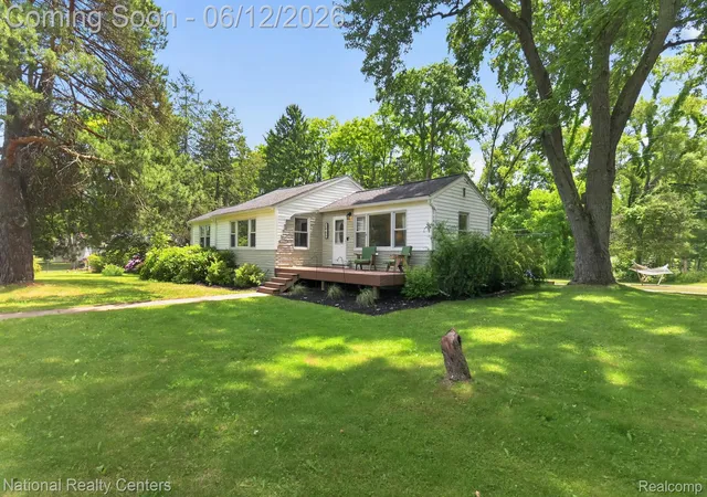 Photo 3 of Single family home for sale at 2465 Fairbury, Wixom, MI 48393 | MLS# 20261041901 | Listing updated on 2026-06-20