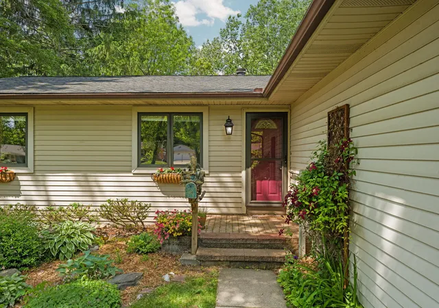 Photo 3 of Single family home for sale at 792 Knollwood Ct, Saline, MI 48176 | MLS# 81026027539 | Listing updated on 2026-06-11