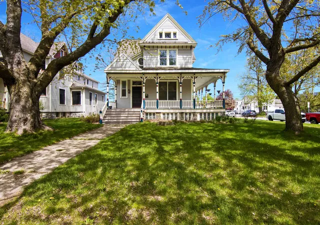 1st image of 445 E State St, Traverse City, MI 49686 | MLS# 78080069317