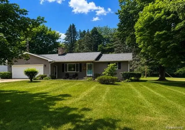 Photo 2 of Single family home for sale at 2234 W Caro Rd, Caro, MI 48723 | MLS# 20261041917 | Listing updated on 2026-09-03