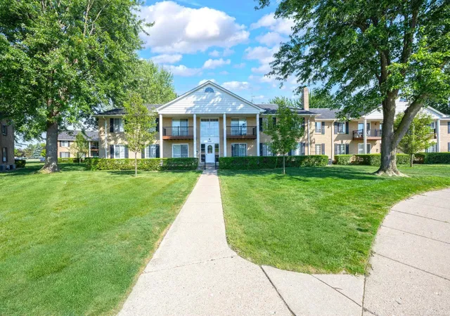 34th image of 34680 Huntley Dr, Sterling Heights, MI 48312 | MLS# 58050210414