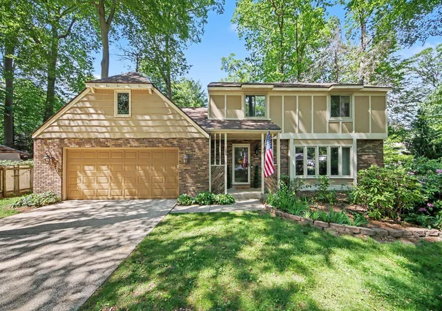 Photo 1 of Single family home for sale at 1365 Seminole Dr, Holland, MI 49424 | MLS# 65026027570 | Listing updated on 2026-07-29