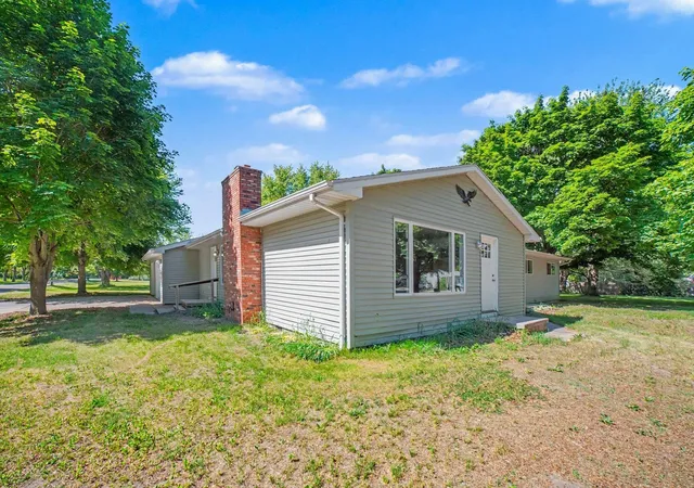 3rd image of 8220 E Upham Dr, Mount Pleasant, MI 48858 | MLS# 79080069326