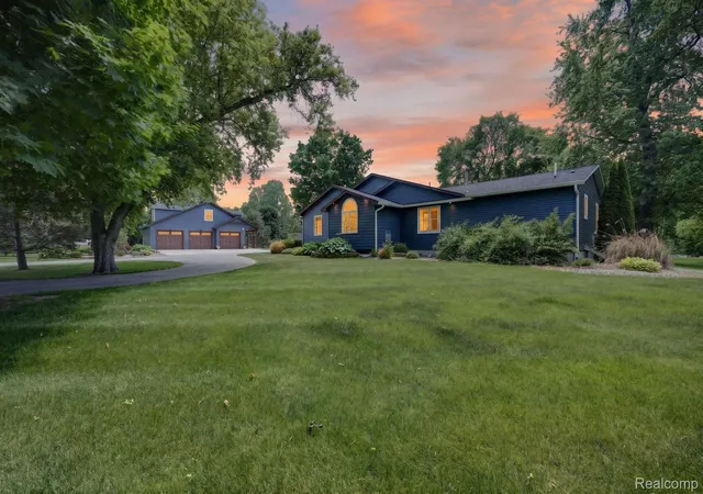 Photo 3 of Single family home for sale at 9353 Hill Rd, Swartz Creek, MI 48473 | MLS# 20261041946 | Listing updated on 2026-08-26