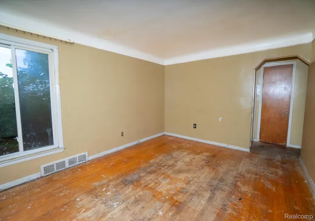 Photo 4 of Single family home for sale at 13150 Glenfield St, Detroit, MI 48213 | MLS# 20261041953 | Listing updated on 2026-06-12