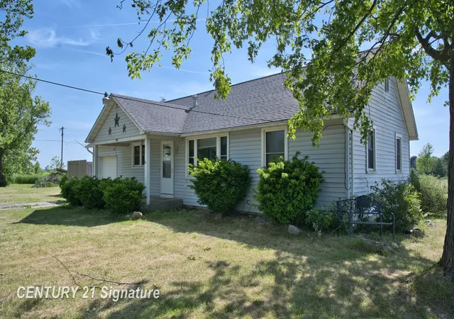 Photo 1 of Sale Pending at 5940 East Rd, Saginaw, MI 48601 | MLS# 61050210424 | Listing updated on 2026-06-07