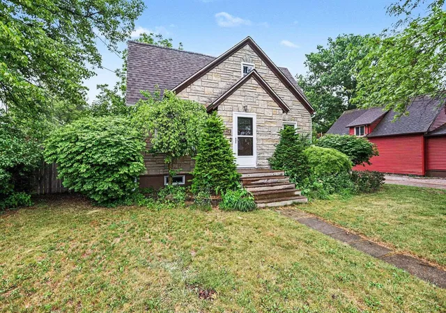 Photo 2 of Single family home for sale at 3374 Winter St, Saginaw, MI 48604 | MLS# 61050210426 | Listing updated on 2026-09-11
