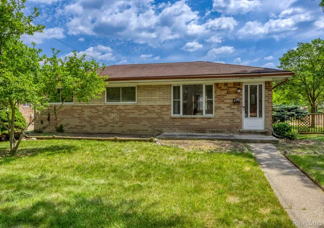 Photo 1 of Sale Pending at 32240 Hawthorne Dr, Warren, MI 48092 | MLS# 20261041972 | Listing updated on 2026-06-09