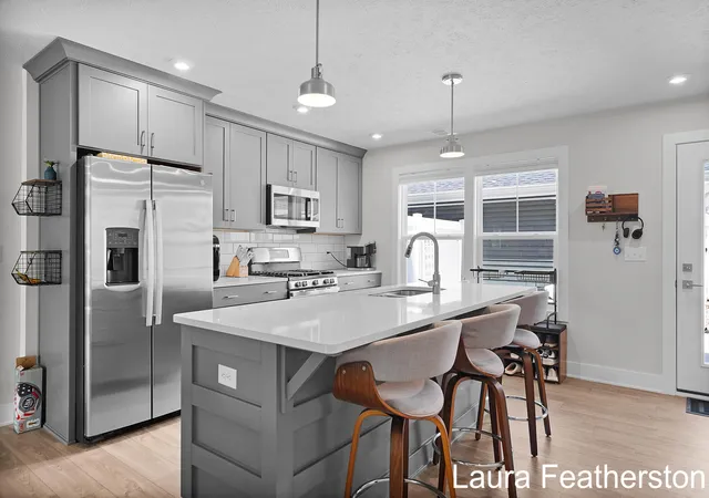 Listing Photo 2 - Condo for sale in building located at 6648 S Sq Ln NE, Rockford, MI 49341 - Unit #50