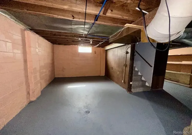 Photo 12 of Single family home for sale at 9213 Plainview Ave, Detroit, MI 48228 | MLS# 20261041973 | Listing updated on 2026-09-22