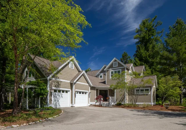 4th image of 3 Crystal Bnd, Glen Arbor, MI 49636 | MLS# 78080069338