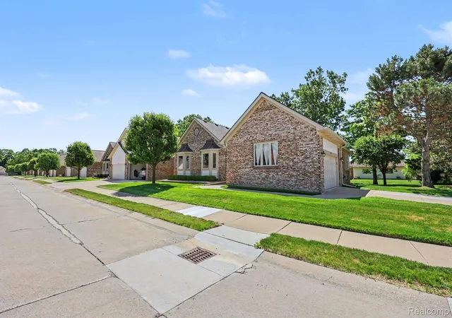 Photo 2 of Condo for sale at 13750 Treeland Dr, Shelby Township, MI 48315 | MLS# 20261041999 | Listing updated on 2026-06-21