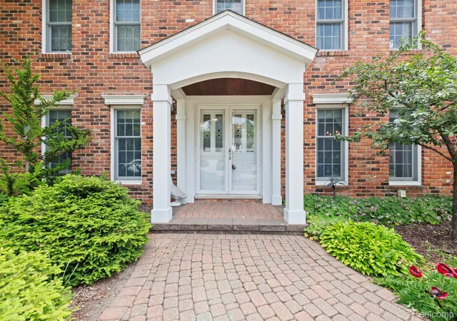 2nd image of 871 Spartan Dr, Rochester Hills, MI 48309 | MLS# 20261042010