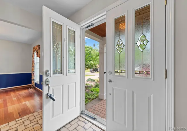 3rd image of 871 Spartan Dr, Rochester Hills, MI 48309 | MLS# 20261042010