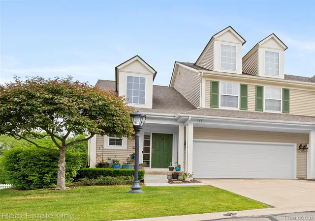 2nd image of 731 E Bluff Ct, Rochester Hills, MI 48307 | MLS# 20261042013