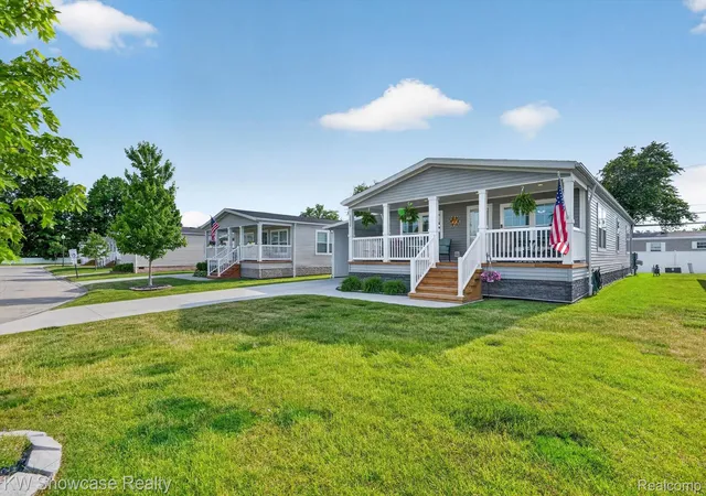 1st image of 52525 Willow Wood Ct, Chesterfield, MI 48051 | MLS# 20261042025