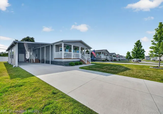 2nd image of 52525 Willow Wood Ct, Chesterfield, MI 48051 | MLS# 20261042025