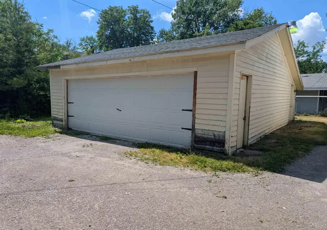 Photo 2 of Multi family home for sale at 1015 Cass St, Saginaw, MI 48602 | MLS# 61050210460 | Listing updated on 2026-06-07