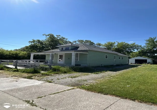 Photo 3 of Single family home for sale at 3326 Ruckle St, Saginaw, MI 48601 | MLS# 5050210465 | Listing updated on 2026-09-06