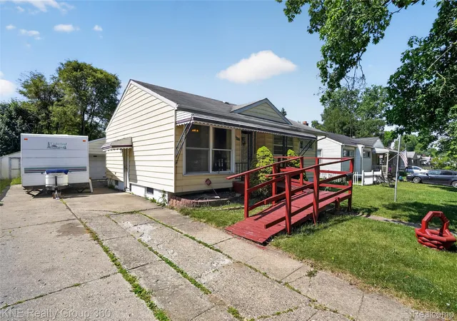 Photo 2 of Single family home for sale at 3842 Beechwood Ave, Flint, MI 48506 | MLS# 20261042062 | Listing updated on 2026-09-14