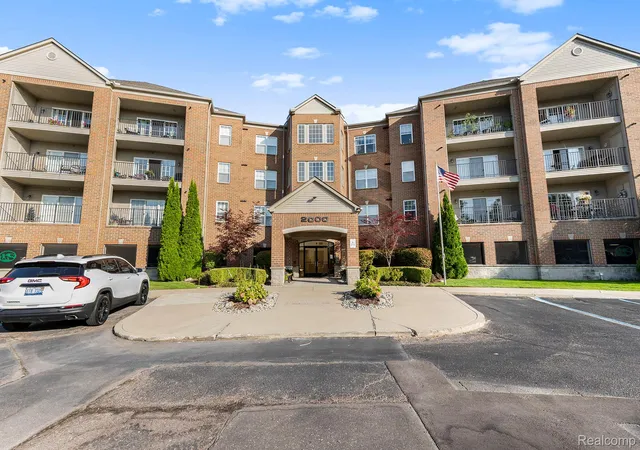 Photo 1 of Condo for sale at 2104 Country Clb Dr, Saint Clair Shores, MI 48082 | MLS# 20261042072 | Listing updated on 2026-08-28