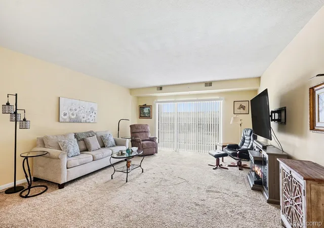 Photo 3 of Condo for sale at 2104 Country Clb Dr, Saint Clair Shores, MI 48082 | MLS# 20261042072 | Listing updated on 2026-08-28
