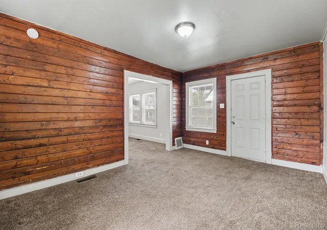 Photo 3 of Single family home for sale at 680 N Perry St, Pontiac, MI 48342 | MLS# 20261042076 | Listing updated on 2026-06-20