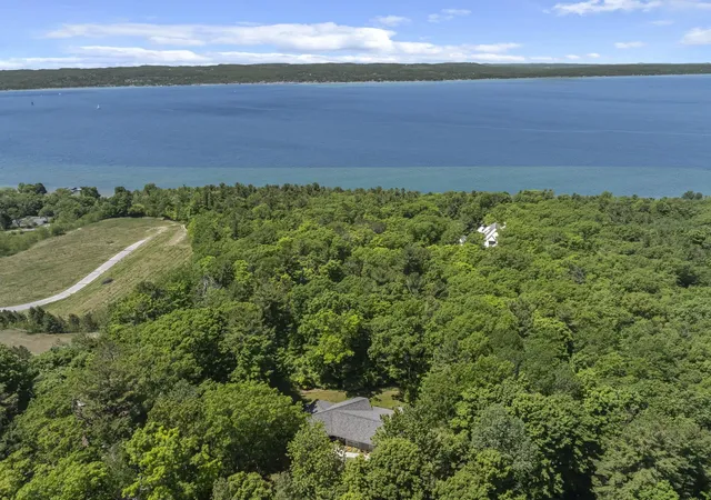 Photo 3 of Single family home for sale at 7059 Leorie Dr, Traverse City, MI 49686 | MLS# 78080069351 | Listing updated on 2026-06-19