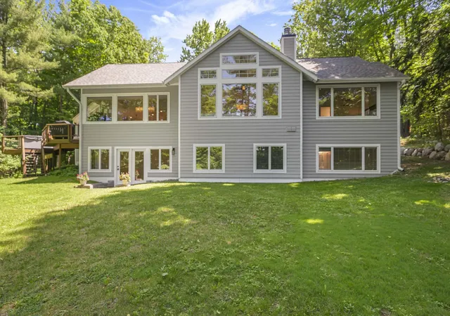 Photo 4 of Single family home for sale at 7059 Leorie Dr, Traverse City, MI 49686 | MLS# 78080069351 | Listing updated on 2026-06-19