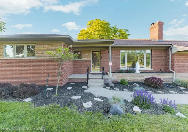 image of 8359 Chicago Rd, Warren, MI 48093 | MLS# 20261042078