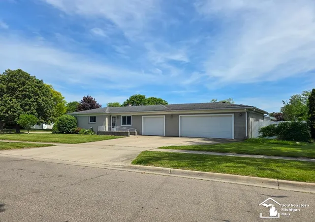 Photo 2 of Single family home for sale at 419 Richards Dr, Monroe, MI 48162 | MLS# 57050210471 | Listing updated on 2026-06-12