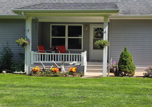 2nd image of 6670 Tower Lake Rd Ne, Belding, MI 48809 | MLS# 65026027655