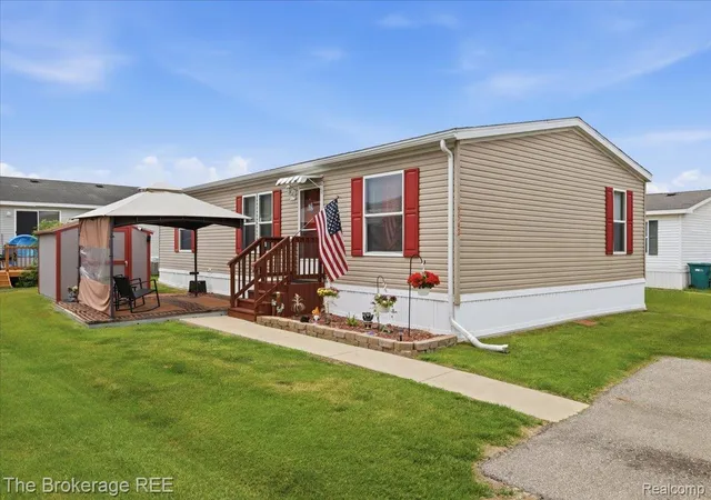 Homes for sale in Tyrone Township Livingston, MI | 9542 Foxwell Cir, Tyrone Township Livingston, MI 48430 | MLS# 20261042089