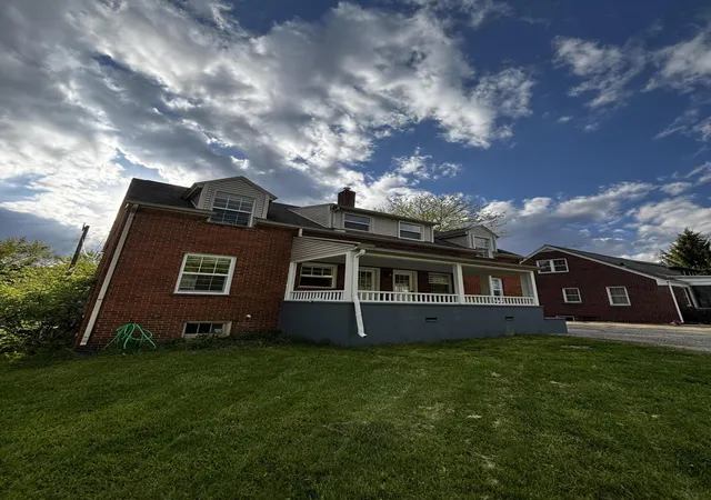 Photo 51 of Multi family home for sale at 908 Spring St, Ann Arbor, MI 48103 | MLS# 81026027670 | Listing updated on 2026-08-24