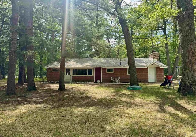 Photo 2 of Single family home for sale at 84 N Imperial Dr, Tawas City, MI 48763 | MLS# 77080069359 | Listing updated on 2026-06-13